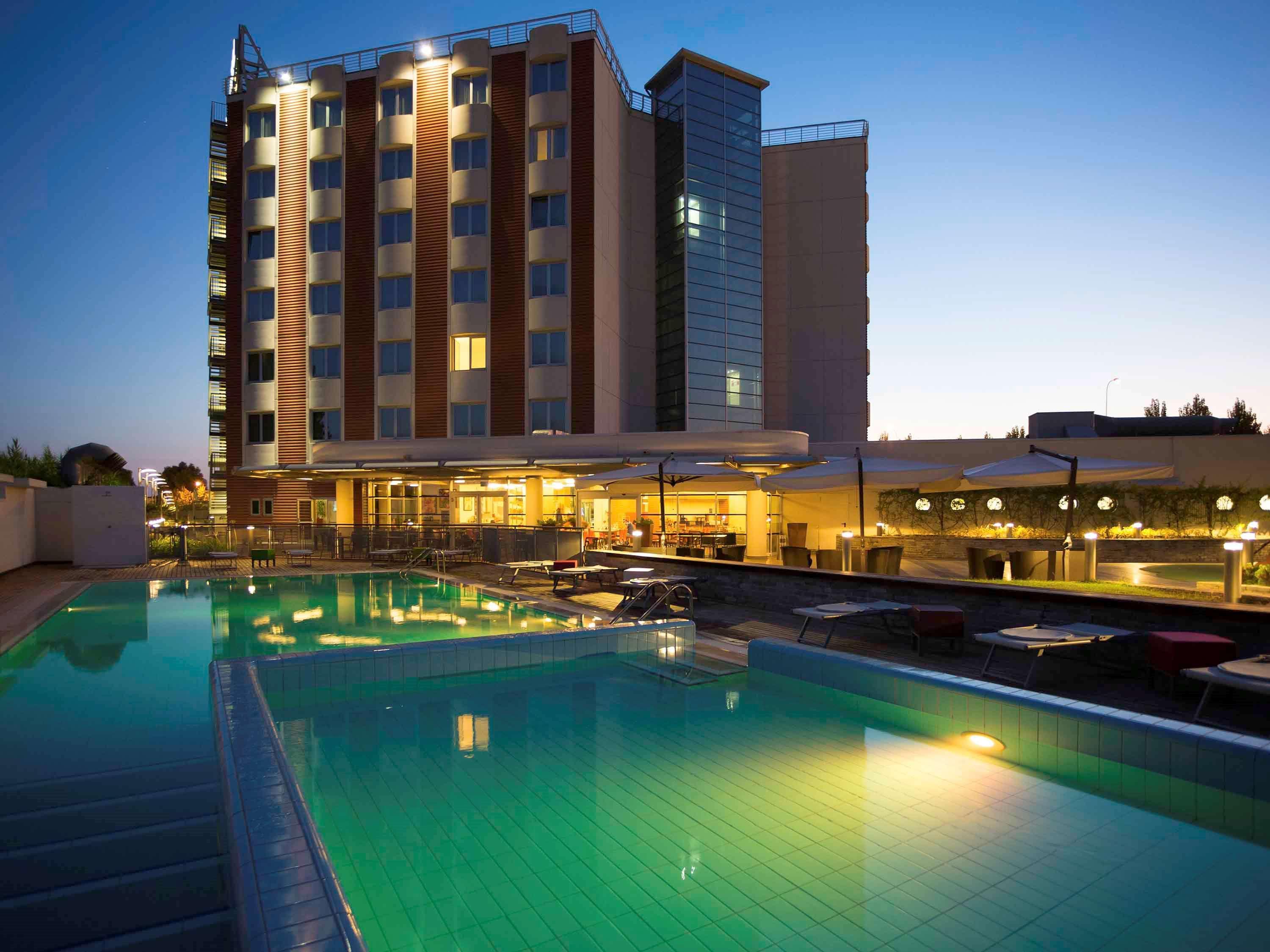 Novotel Salerno Est Arechi Esterno foto