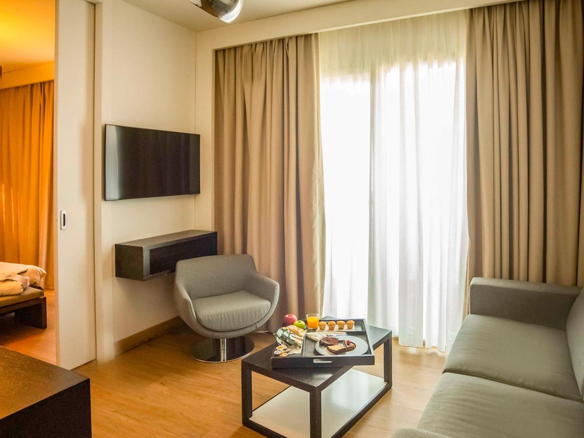 Novotel Salerno Est Arechi Esterno foto