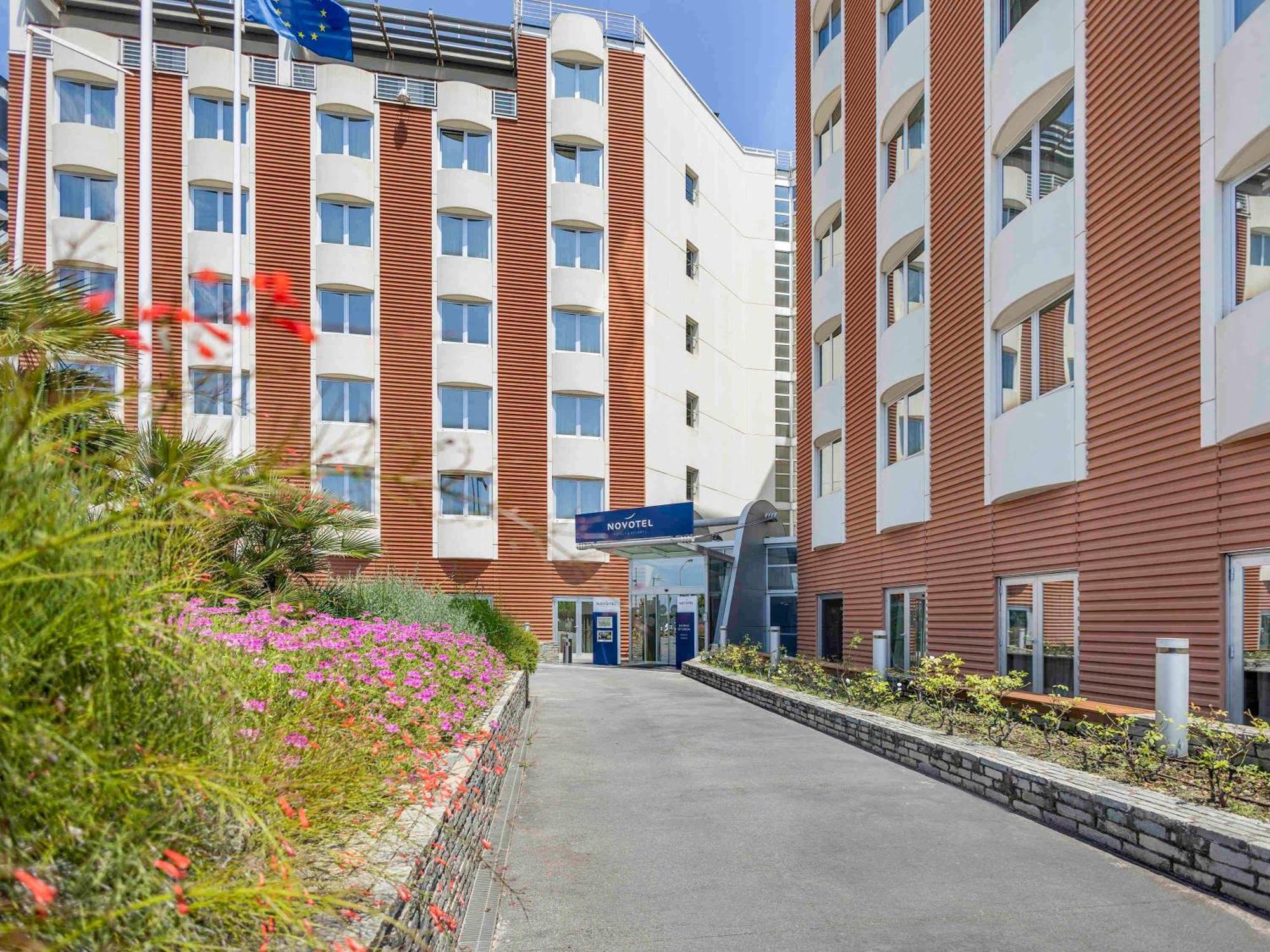Novotel Salerno Est Arechi Esterno foto