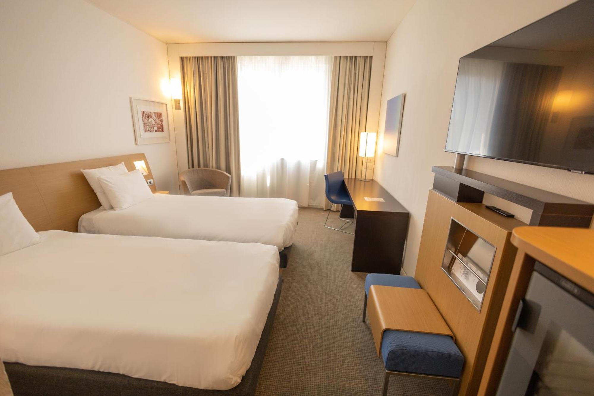 Novotel Salerno Est Arechi Esterno foto