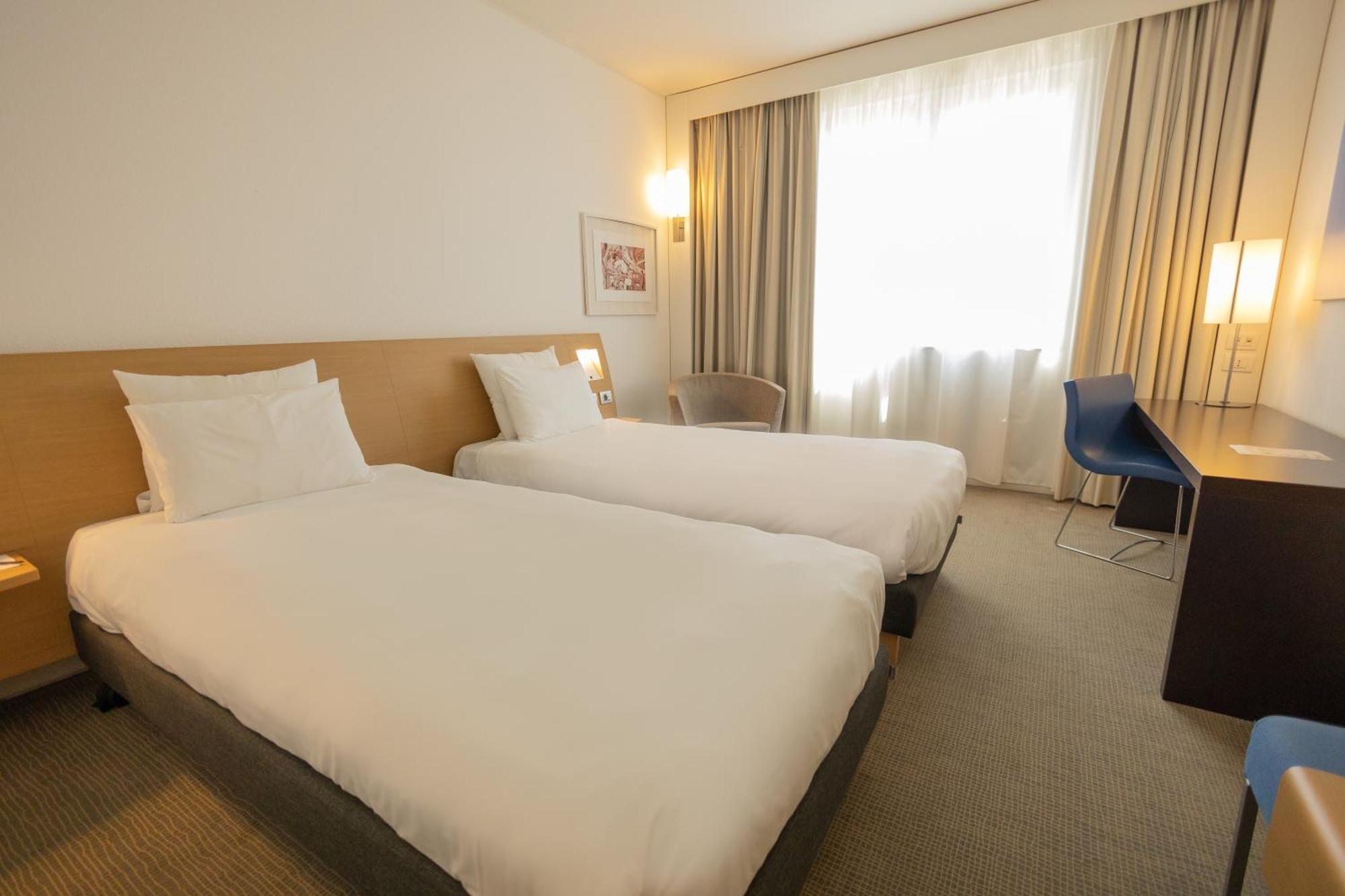 Novotel Salerno Est Arechi Esterno foto