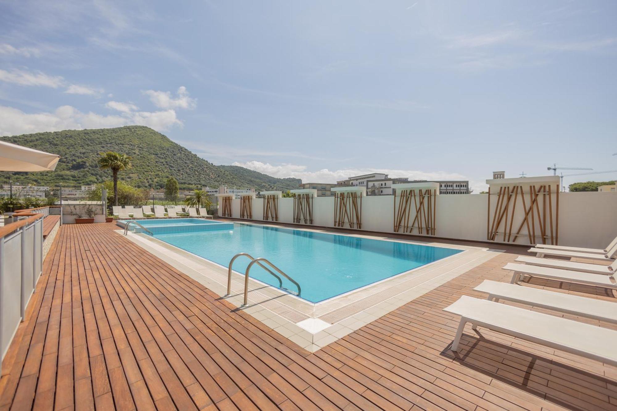 Novotel Salerno Est Arechi Esterno foto