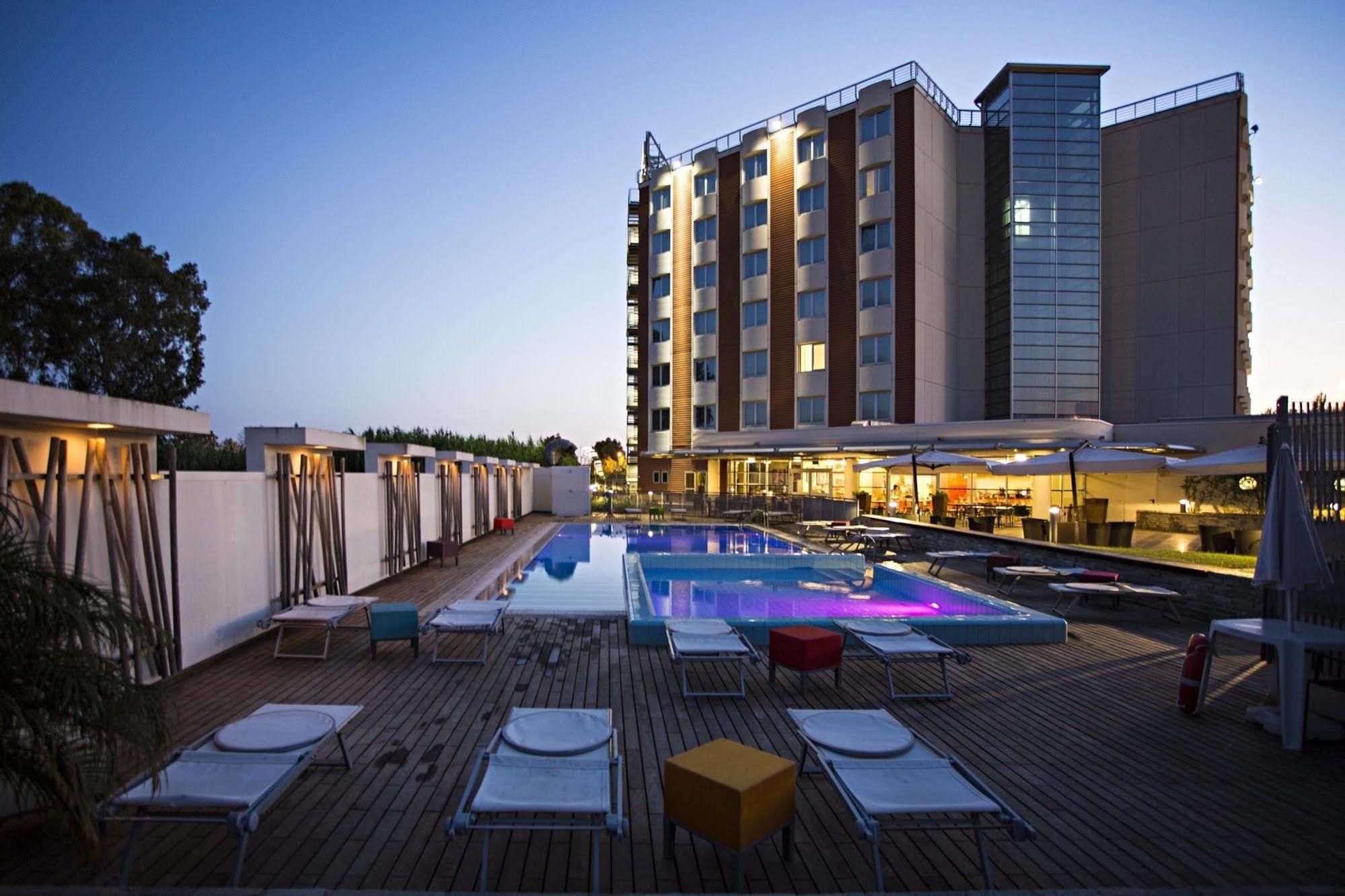 Novotel Salerno Est Arechi Esterno foto